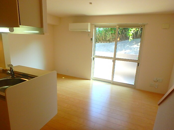 物件内観写真4　(居室)