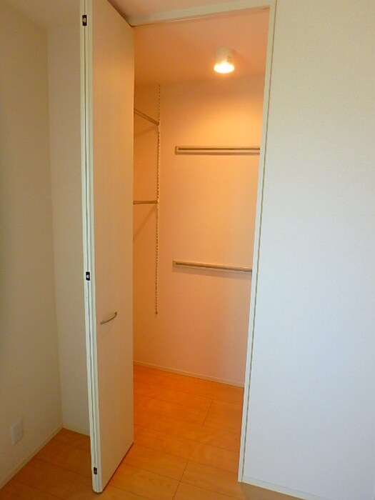 物件内観写真18　(収納)