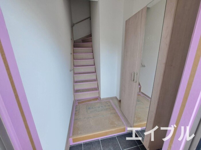 物件内観写真2　(玄関)