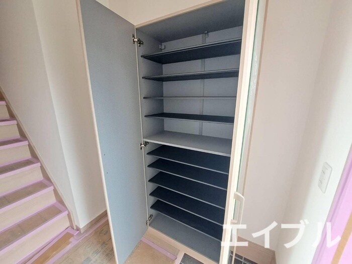 物件内観写真11　(靴箱)