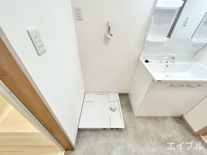 物件内観写真13　(洗濯機置場)