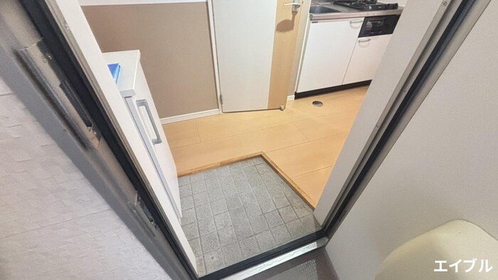 物件内観写真16　(玄関)