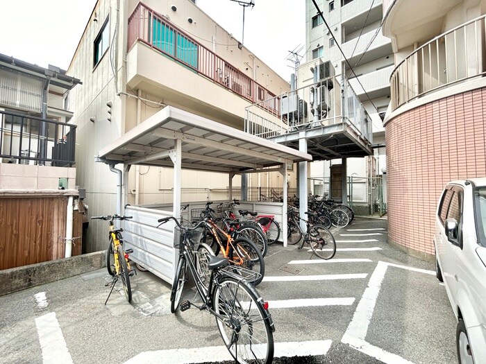物件外観写真2　(駐輪場)