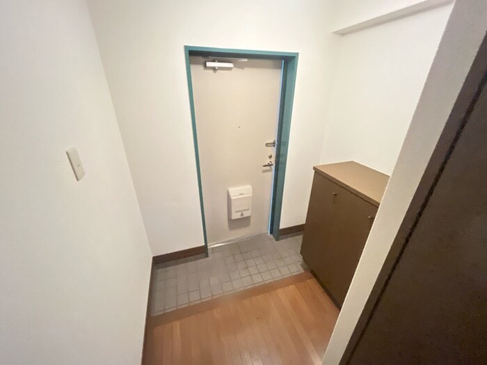 物件内観写真13　(玄関)