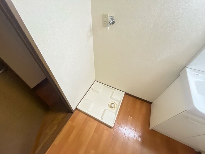 物件内観写真15　(洗濯機置場)