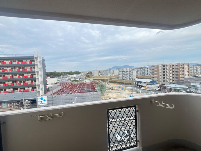 物件内観写真16　(室内からの展望)