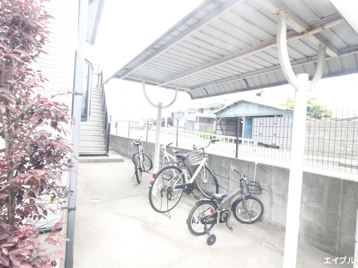 物件外観写真5　(駐輪場)