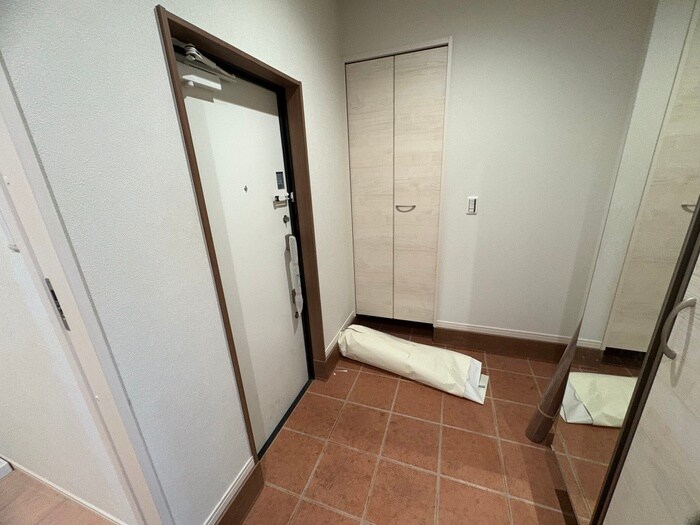 物件内観写真11　(玄関)