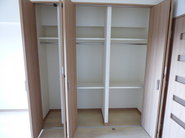 物件内観写真10　(収納)