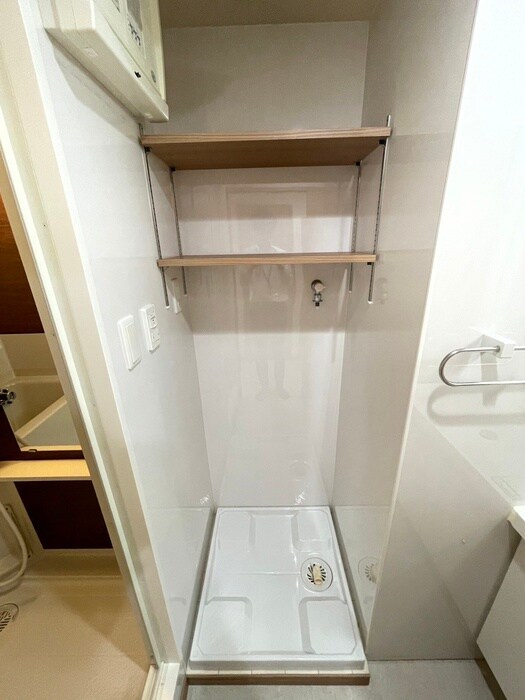 物件内観写真12　(洗濯機置場)