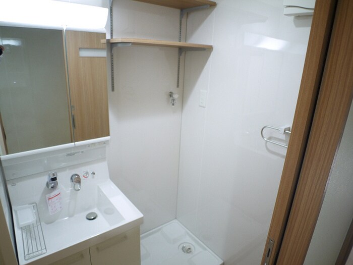 物件内観写真14　(洗濯機置場)