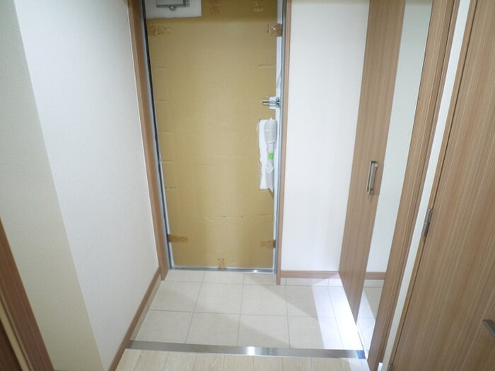 物件内観写真18　(玄関)