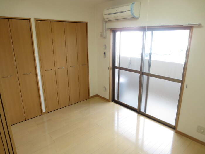 物件内観写真9　(居室)