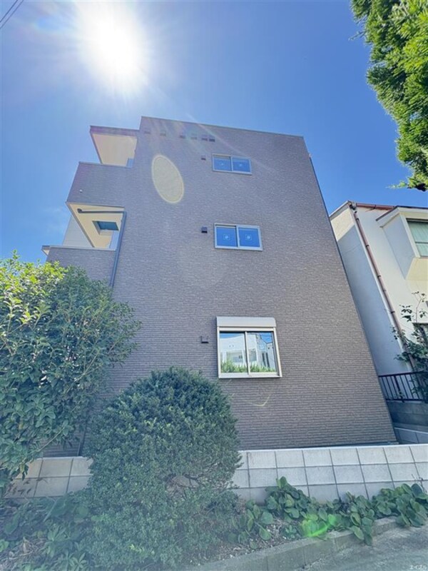 建築中