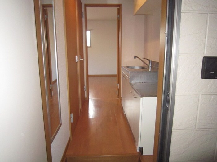 物件内観写真10　(廊下)