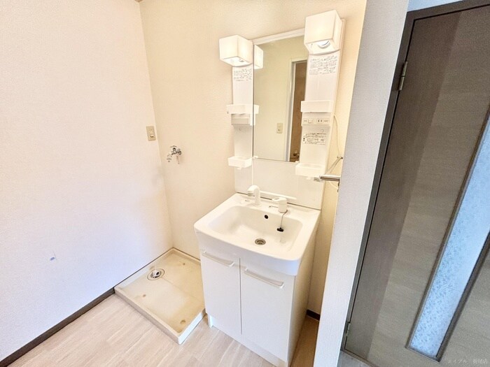 物件内観写真8　(洗面)