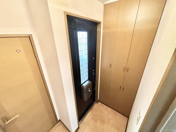 物件内観写真10　(玄関)