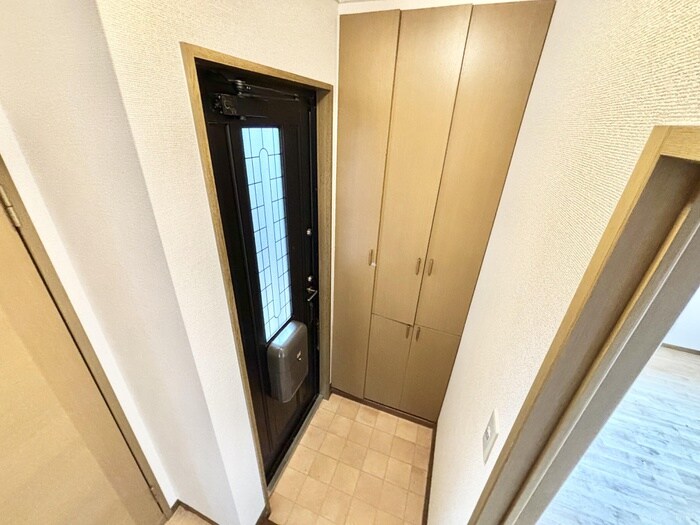 物件内観写真10　(玄関)