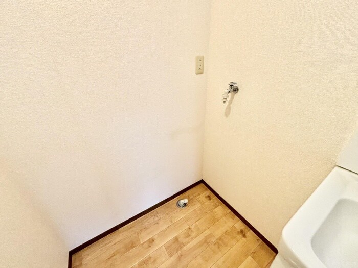 物件内観写真14　(洗濯機置場)