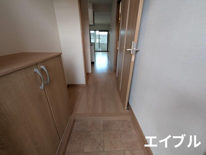 物件内観写真16　(玄関)
