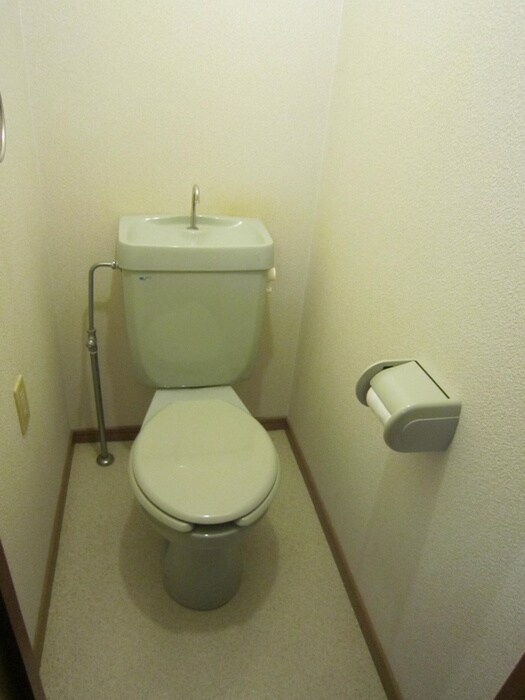 物件内観写真8　(トイレ)