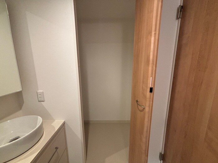 物件内観写真18　(収納)