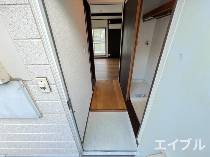 物件内観写真15　(玄関)