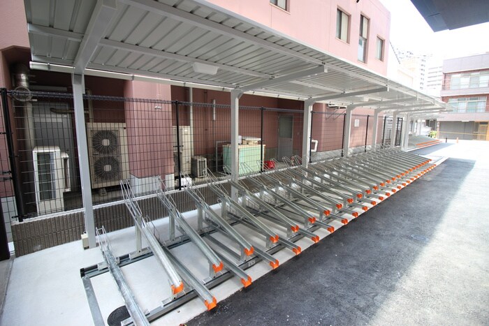 物件外観写真4　(駐輪場)