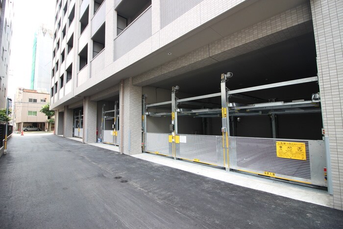 物件外観写真6　(駐車場)