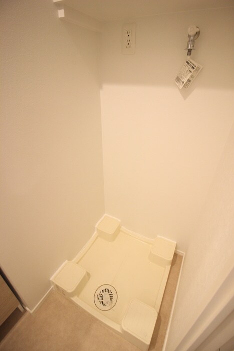 物件内観写真15　(洗濯機置場)