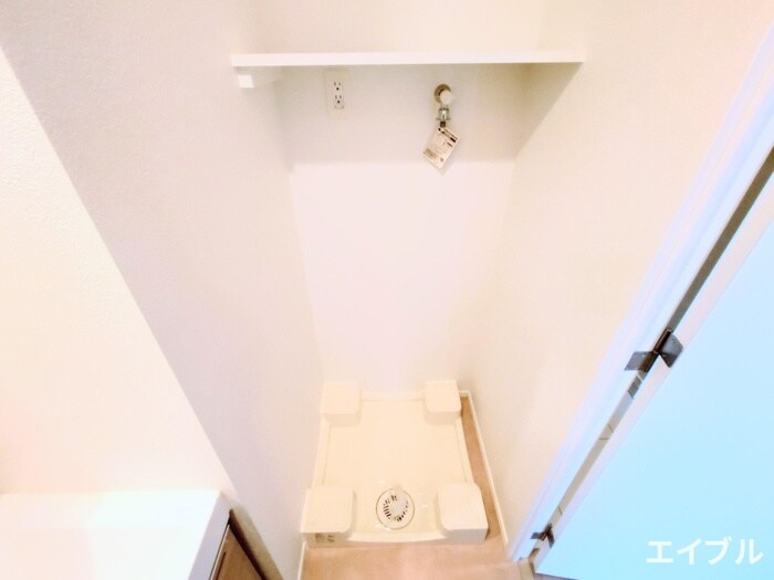 物件内観写真12　(洗濯機置場)