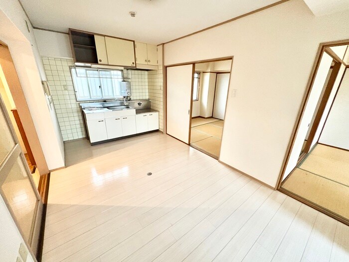 物件内観写真6　(居室)