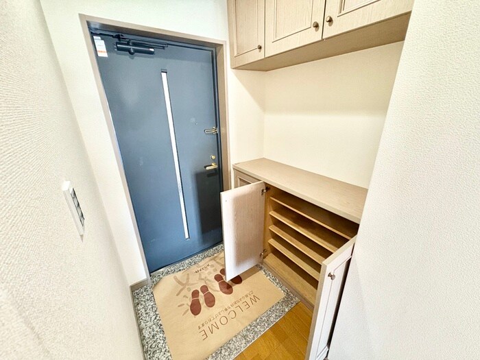 物件内観写真15　(玄関)