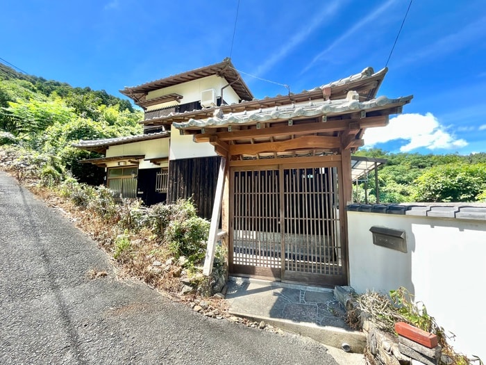 花尾町戸建の物件外観写真