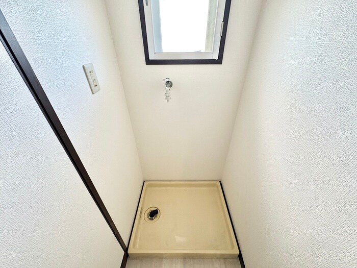 物件内観写真16　(洗濯機置場)