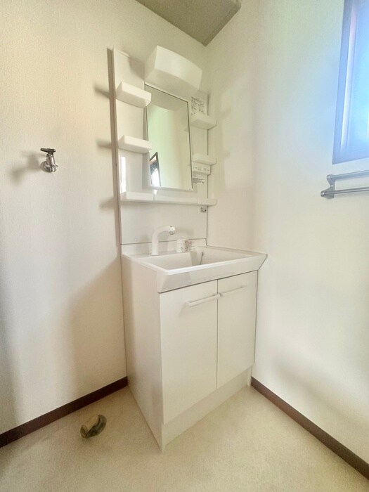 物件内観写真9　(洗面)