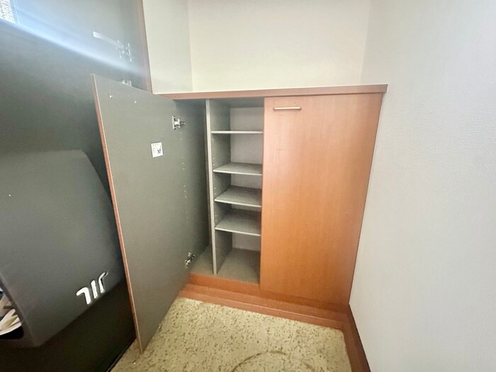 物件内観写真13　(靴箱)