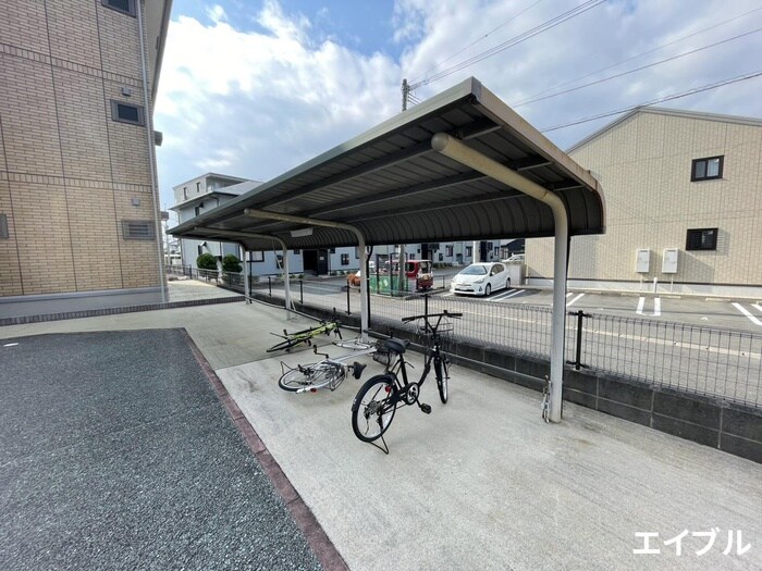 物件外観写真2　(駐輪場)