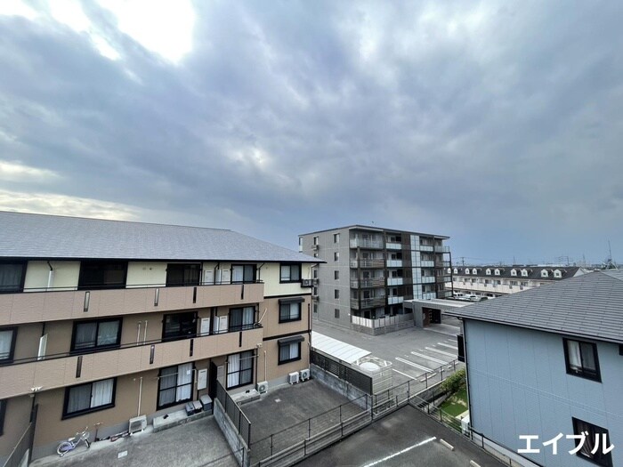 物件内観写真14　(室内からの展望)