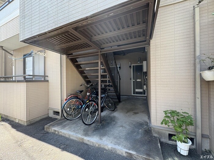 物件外観写真5　(エントランス部分)