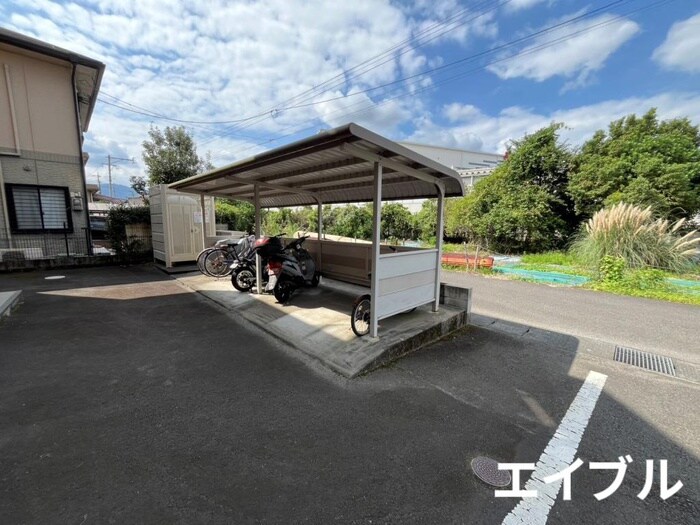 物件外観写真4　(駐輪場)