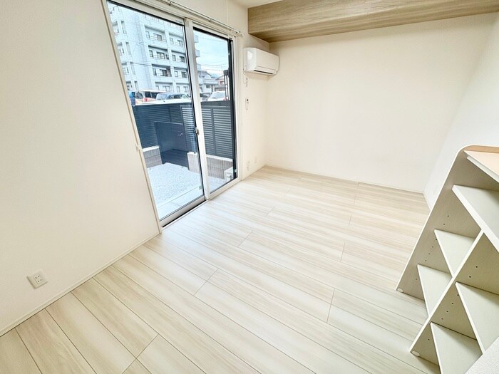 物件内観写真9　(居室)