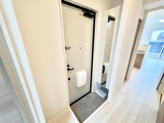 物件内観写真16　(玄関)