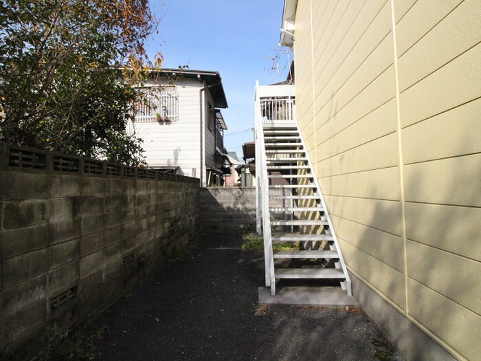 物件外観写真4　(エントランス部分)