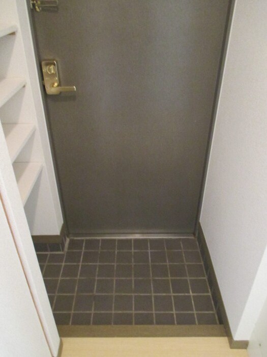 物件内観写真7　(玄関)