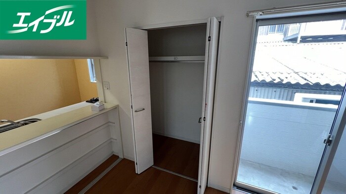 物件内観写真13　(収納)