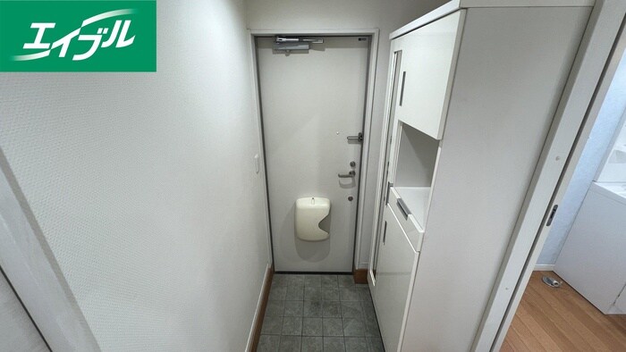 物件内観写真14　(玄関)