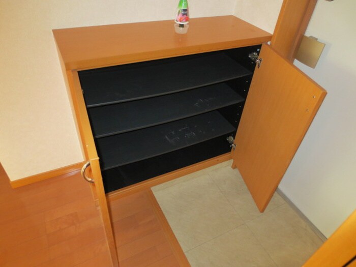 物件内観写真4　(靴箱)