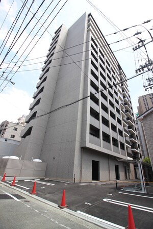 ｴﾝｸﾚｽﾄ天神LARK（810）外観写真