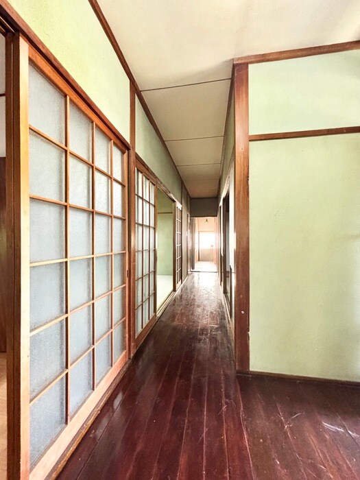 物件内観写真13　(廊下)